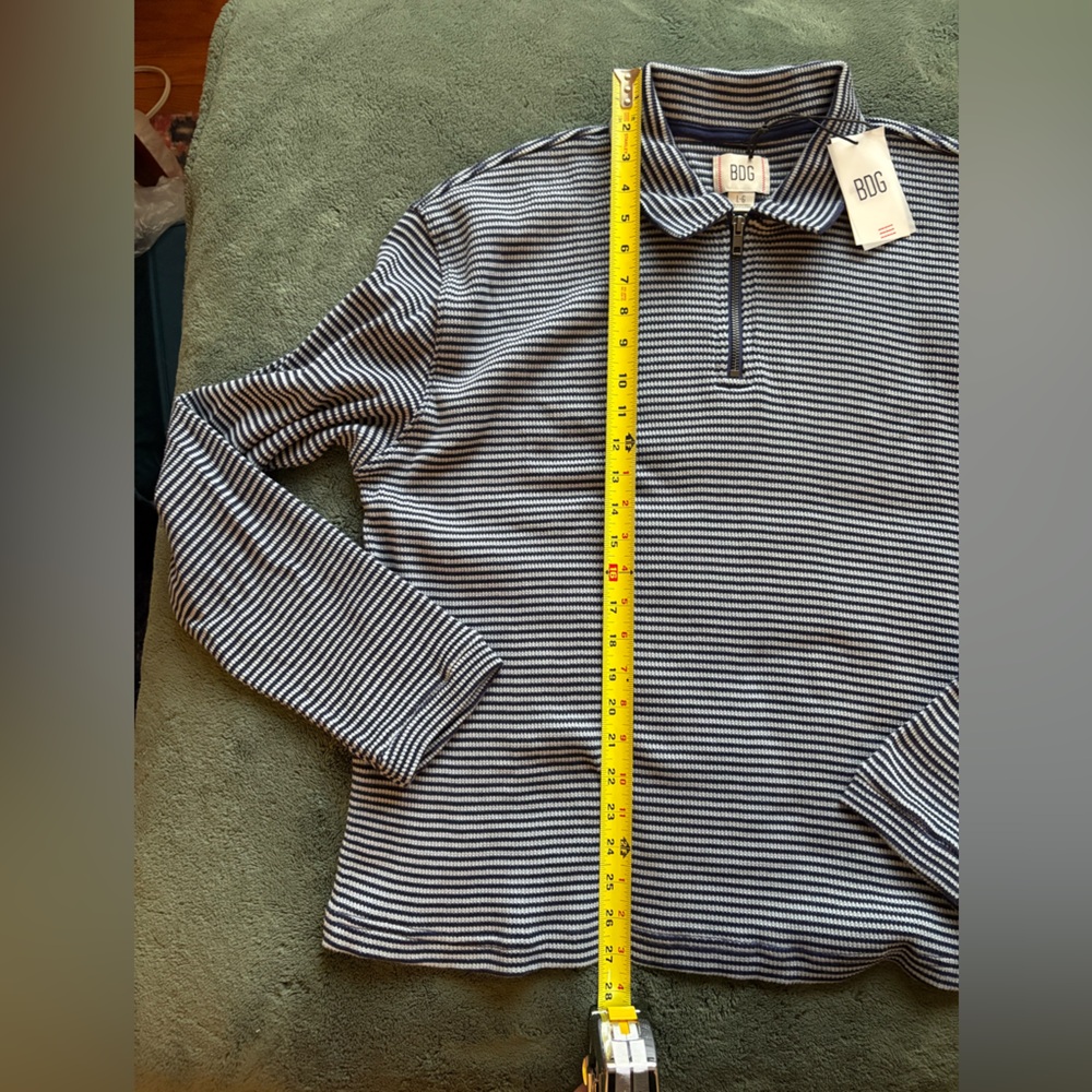 UO Red Striped Quarter-Zip Polo - Picture 4 of 6